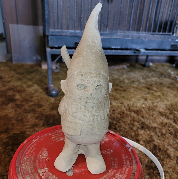 Jason gnome (unpainted cement) - Picture 1 of 2
